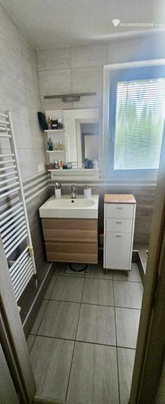 DIAMOND HOME s.r.o , ponúka Vám na predaj kompletne rekonštruovaný 3 izbový byt v meste Dunajskej Stredy, ulica Nám.SNP