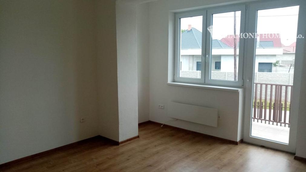 LEN U NÁS!!!Výborný investičný zámer/DIAMOND HOME s.r.o. ponúka Vám na predaj novo rekonštruovaný rodinný dom s tromi bytovými jednotkami v obci Tomášíkovo