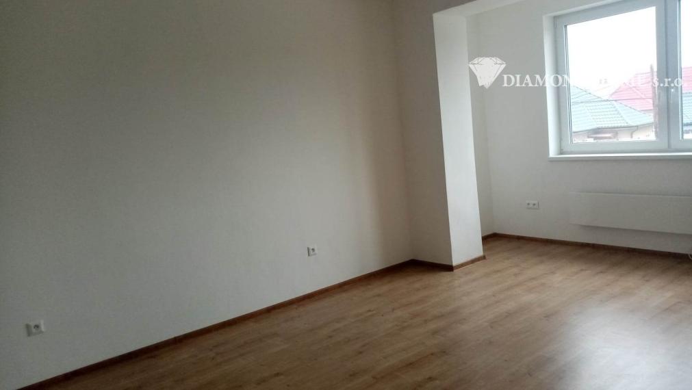 LEN U NÁS!!!Výborný investičný zámer/DIAMOND HOME s.r.o. ponúka Vám na predaj novo rekonštruovaný rodinný dom s tromi bytovými jednotkami v obci Tomášíkovo