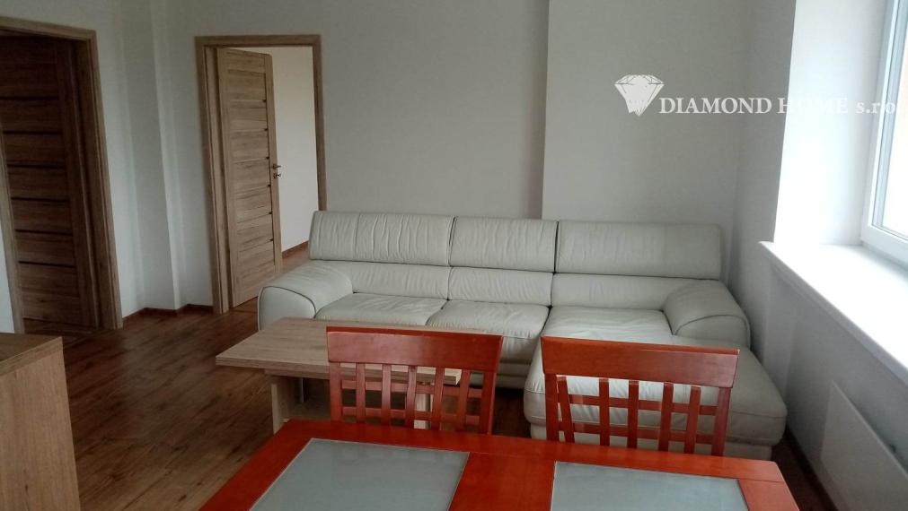 LEN U NÁS!!!Výborný investičný zámer/DIAMOND HOME s.r.o. ponúka Vám na predaj novo rekonštruovaný rodinný dom s tromi bytovými jednotkami v obci Tomášíkovo