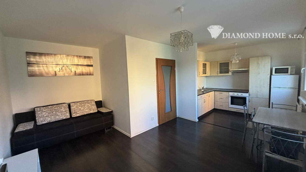 DIAMOND HOME s.r.o , ponúka Vám na predaj 1 izbový byt v meste Dunajskej Stredy, ulica Jilemnického.