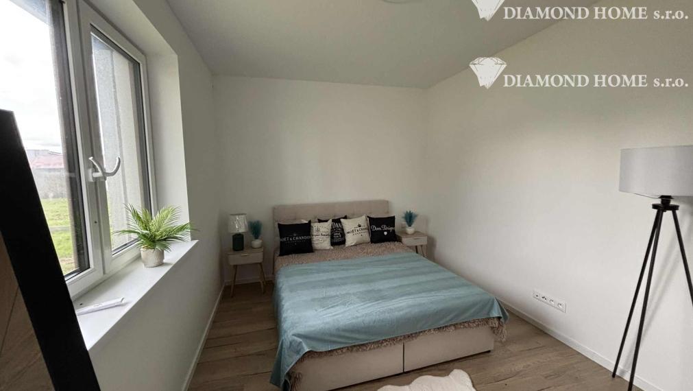Rezervovaný/DIAMOND HOME s.r.o. ponúka Vám na predaj 4 izbovú novostavbu za bezkonkurenčnú cenu v Dolnom Štáli