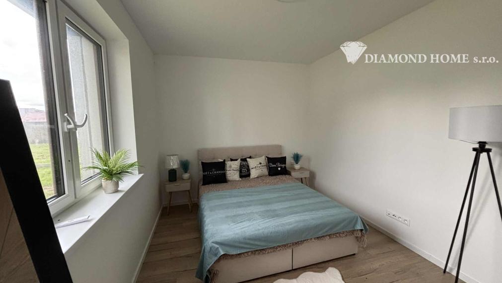 Rezervovaný/DIAMOND HOME s.r.o. ponúka Vám na predaj 4 izbovú novostavbu za bezkonkurenčnú cenu v Dolnom Štáli
