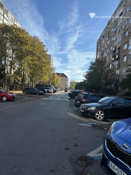 DIAMOND HOME s.r.o , ponúka Vám na predaj kompletne rekonštruovaný 3 izbový byt v meste Dunajskej Stredy, ulica Nám.Priateľstva