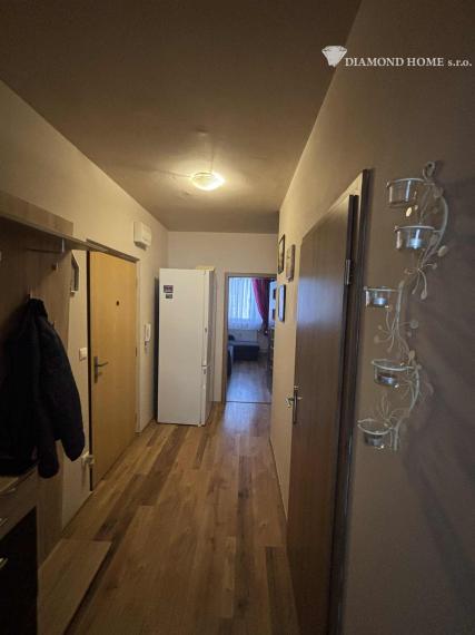 DIAMOND HOME s.r.o , ponúka Vám na predaj kompletne rekonštruovaný 3 izbový byt v meste Dunajskej Stredy, ulica Nám.Priateľstva