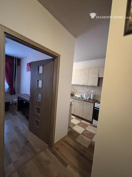 DIAMOND HOME s.r.o , ponúka Vám na predaj kompletne rekonštruovaný 3 izbový byt v meste Dunajskej Stredy, ulica Nám.Priateľstva