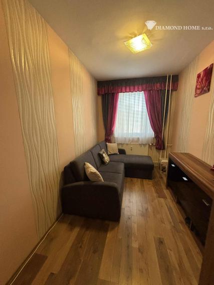 DIAMOND HOME s.r.o , ponúka Vám na predaj kompletne rekonštruovaný 3 izbový byt v meste Dunajskej Stredy, ulica Nám.Priateľstva