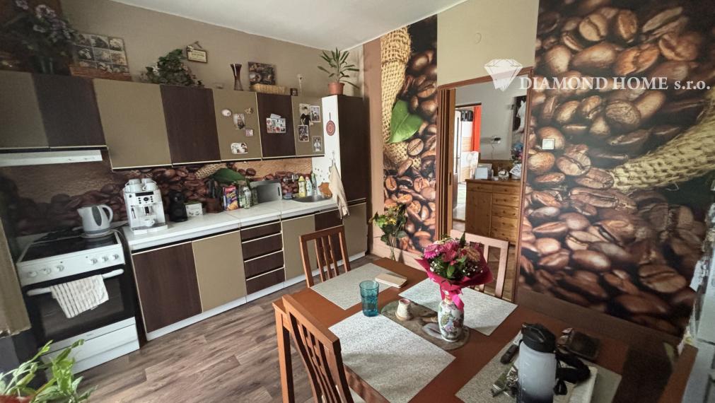 Len u nás! DIAMOND HOME s.r.o. ponúka Vám na predaj poschodový rodinný dom pre viacčlennú rodinu v obci Doľný Štál