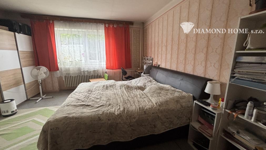 Len u nás! DIAMOND HOME s.r.o. ponúka Vám na predaj poschodový rodinný dom pre viacčlennú rodinu v obci Doľný Štál