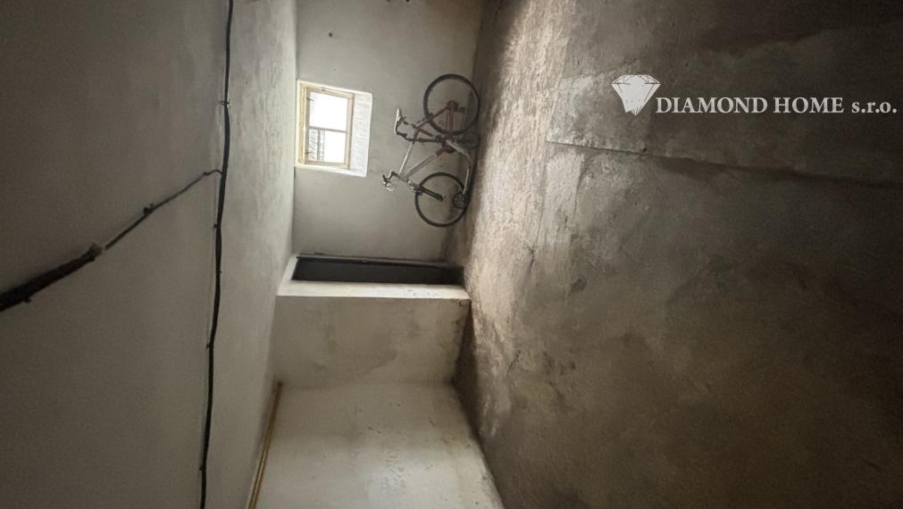 Len u nás! DIAMOND HOME s.r.o. ponúka Vám na predaj poschodový rodinný dom pre viacčlennú rodinu v obci Doľný Štál