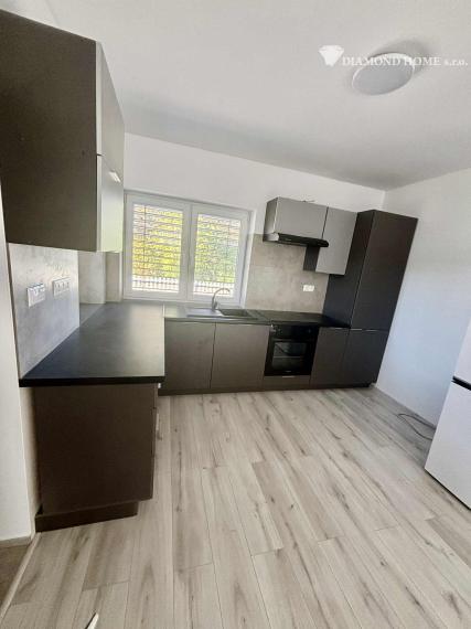 Rezervovaný/DIAMOND HOME s.r.o. ponúka Vám na prenájom 3 izbový rodinný dom v obci Jahodná  v časti Alba Regia pri Malom Dunaji