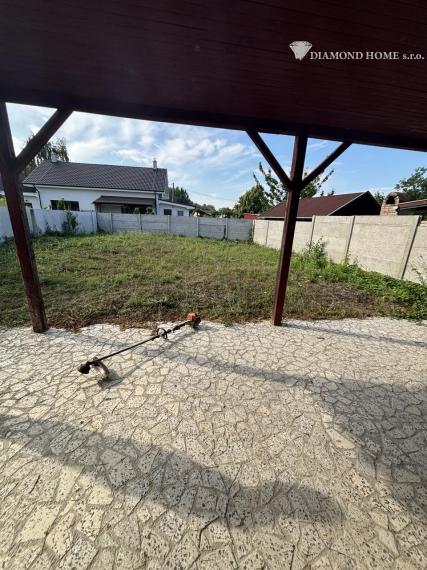 DIAMOND HOME s.r.o ponúka Vám na predaj celoročne obývateľnú chatu v Gabčíkovo prístav v priamo pri  Dunaji chatovej oblasti