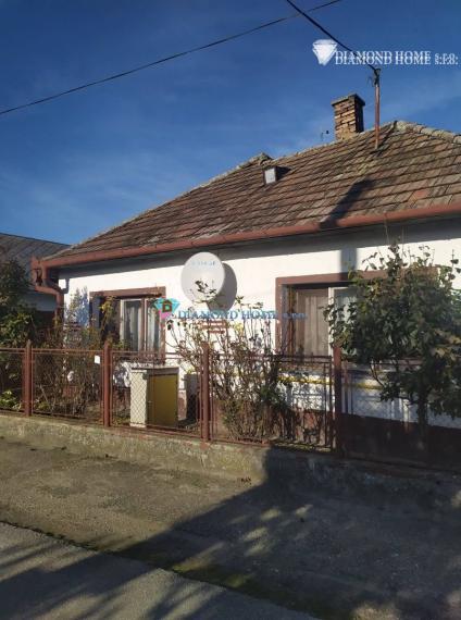 LEN U NÁS!!! 3 minuty od R7 Na predaj 4 izbový rodinný dom v obci Jastrabie Kračany