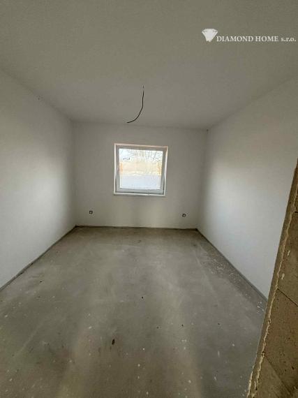 DIAMOND HOME ,s.r.o. Vám ponúka nadštandardný 5 izbový rekreačný dom pri Dunaji v Gabčíkove