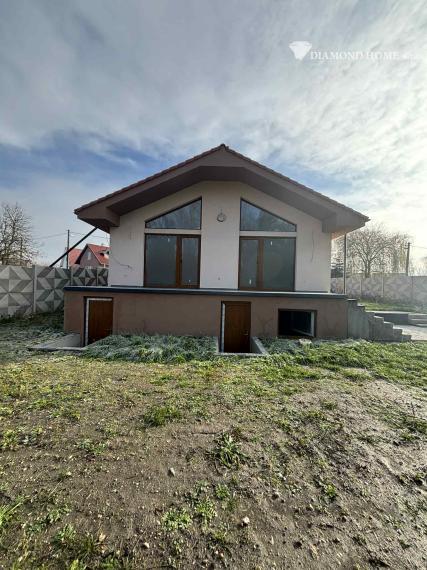 DIAMOND HOME ,s.r.o. Vám ponúka nadštandardný 5 izbový rekreačný dom pri Dunaji v Gabčíkove