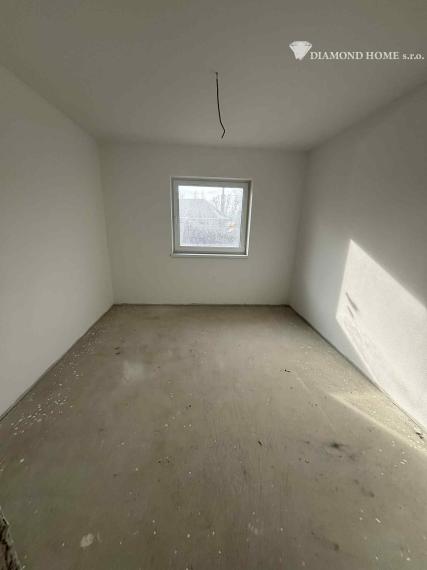 DIAMOND HOME ,s.r.o. Vám ponúka nadštandardný 5 izbový rekreačný dom pri Dunaji v Gabčíkove