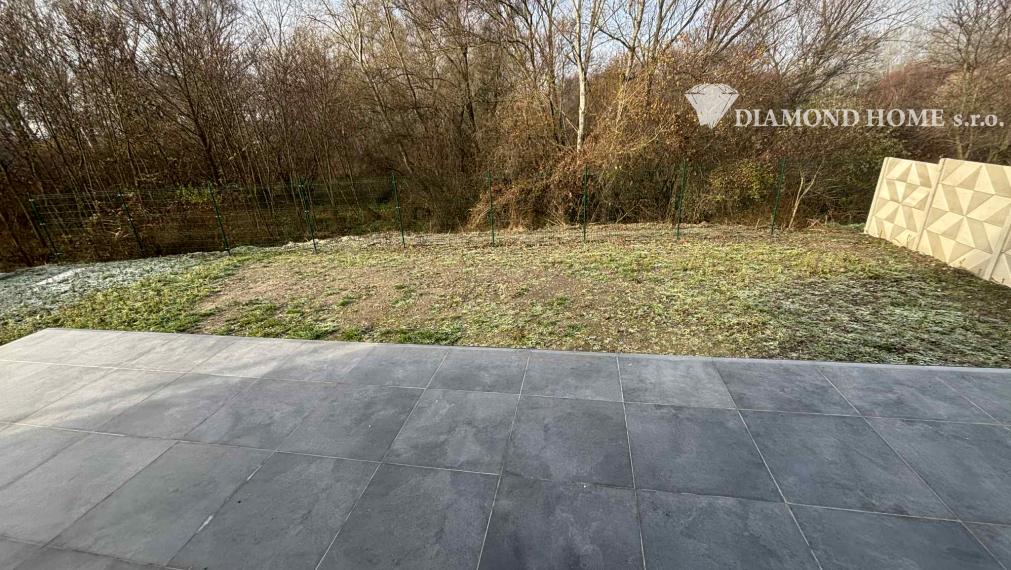 DIAMOND HOME ,s.r.o. Vám ponúka nadštandardný 5 izbový rekreačný dom pri Dunaji v Gabčíkove