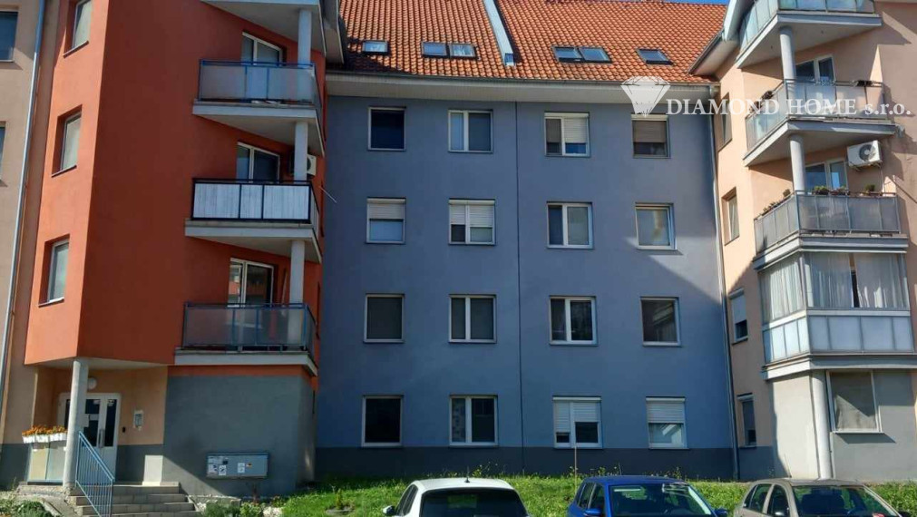 Rezervovaný/DIAMOND HOME s.r.o , ponúka Vám na predaj 2 izbový byt Dunajská Streda, Nová Ves