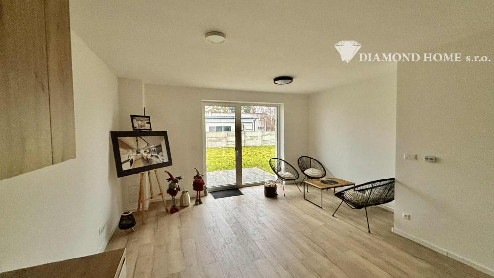 DIAMOND HOME s.r.o. ponúka Vám na predaj novostavbu A2/ 4 izbového rodinného domu(súčasť dvojdomu) s tepelným čerpadlom