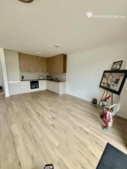 DIAMOND HOME s.r.o. ponúka Vám na predaj novostavbu A2/ 4 izbového rodinného domu(súčasť dvojdomu) s tepelným čerpadlom