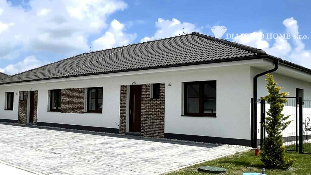 DIAMOND HOME s.r.o. ponúka Vám na predaj novostavbu A2/ 4 izbového rodinného domu(súčasť dvojdomu) s tepelným čerpadlom