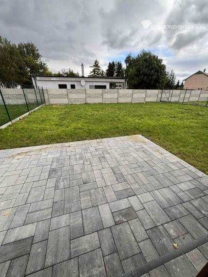 DIAMOND HOME s.r.o. ponúka Vám na predaj novostavbu A1/ 4 izbového rodinného domu(súčasť dvojdomu) s tepelným čerpadlom