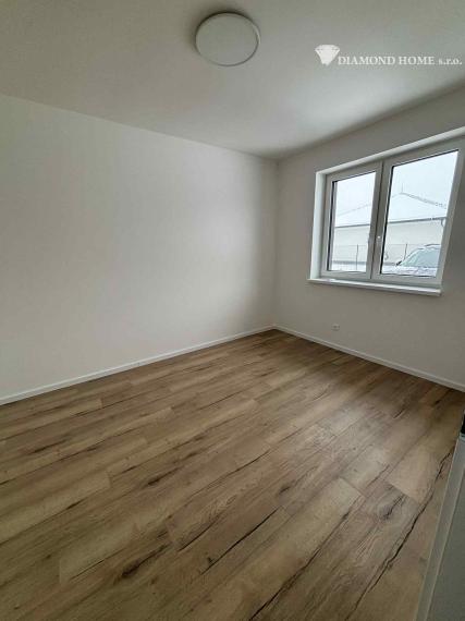 DIAMOND HOME s.r.o. ponúka Vám na predaj samostatnú novostavbu B1/ 4 izbového rodinného domu s tepelným čerpadlom