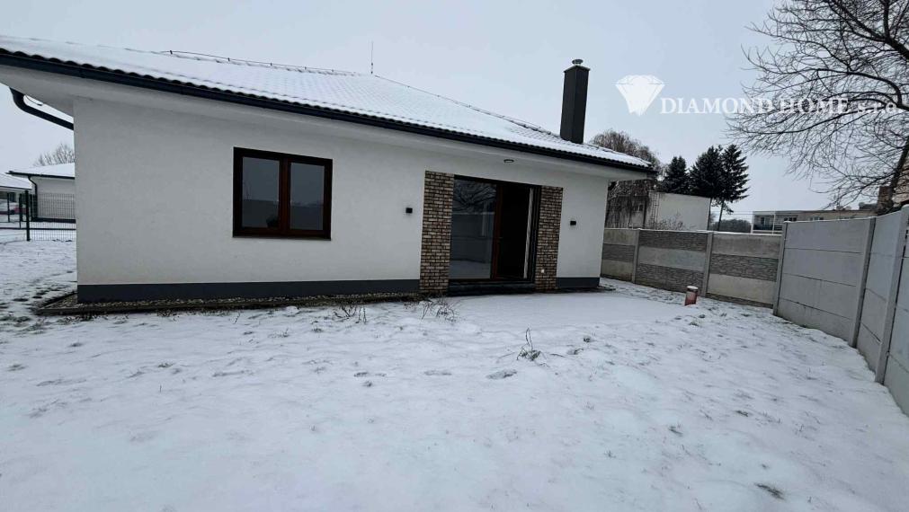 DIAMOND HOME s.r.o. ponúka Vám na predaj samostatnú novostavbu B1/ 4 izbového rodinného domu s tepelným čerpadlom