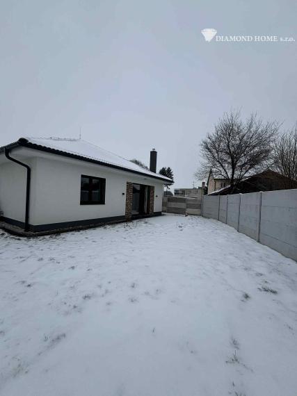 DIAMOND HOME s.r.o. ponúka Vám na predaj samostatnú novostavbu B1/ 4 izbového rodinného domu s tepelným čerpadlom