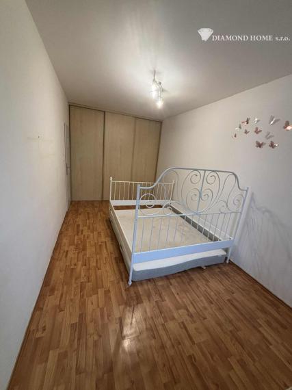 DIAMOND HOME s.r.o , ponúka Vám na predaj veľkometrážny 3 izbový byt Dunajská Streda, Nová Ves