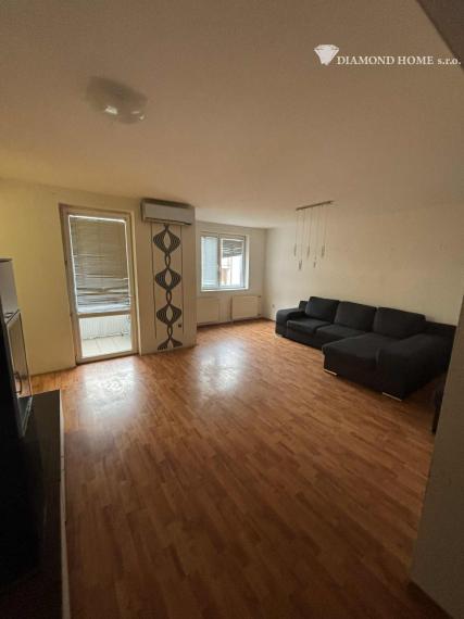 DIAMOND HOME s.r.o , ponúka Vám na predaj veľkometrážny 3 izbový byt Dunajská Streda, Nová Ves
