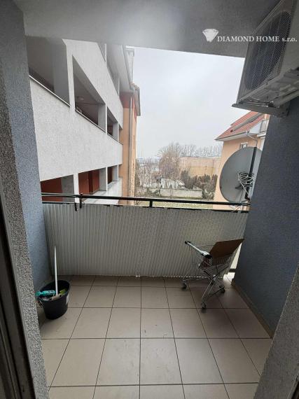 DIAMOND HOME s.r.o , ponúka Vám na predaj veľkometrážny 3 izbový byt Dunajská Streda, Nová Ves