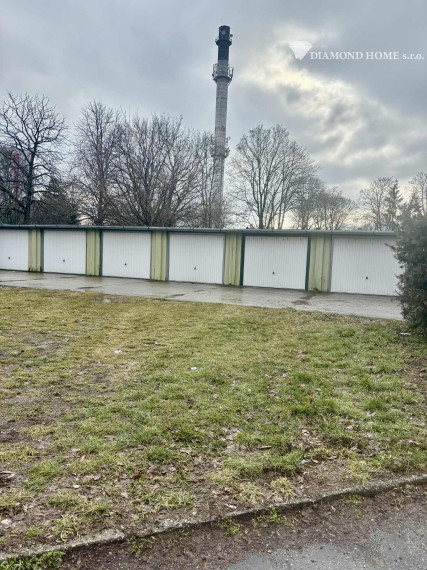 DIAMOND HOME s.r.o , ponúka Vám na predaj 2 izbový byt v meste Veľký Meďer s garážou