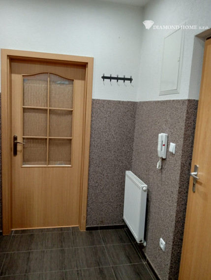 DIAMOND HOME s.r.o , ponúka Vám na predaj 2 izbový byt v obci Ohrady 5 km od Dunajskej Stredy