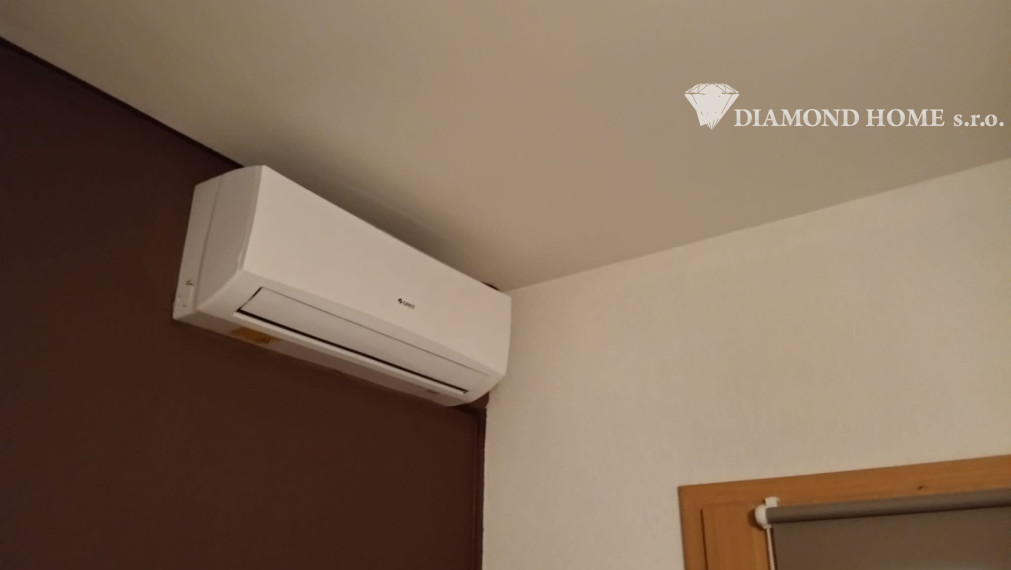 DIAMOND HOME s.r.o , ponúka Vám na predaj 2 izbový byt v obci Ohrady 5 km od Dunajskej Stredy