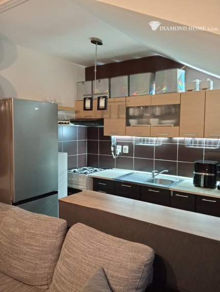 DIAMOND HOME s.r.o , ponúka Vám na predaj 2 izbový byt v obci Ohrady 5 km od Dunajskej Stredy