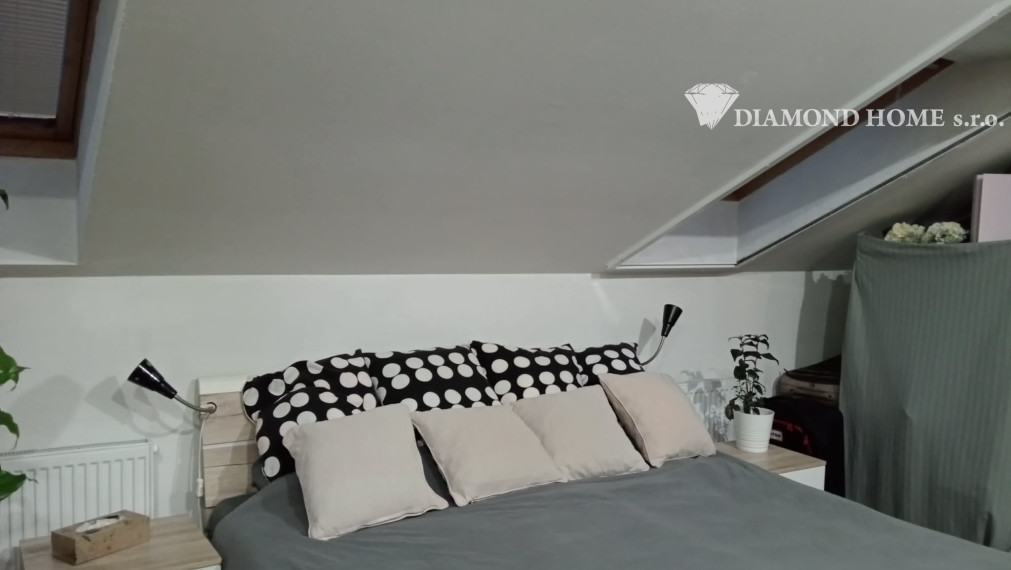 DIAMOND HOME s.r.o , ponúka Vám na predaj 2 izbový byt v obci Ohrady 5 km od Dunajskej Stredy