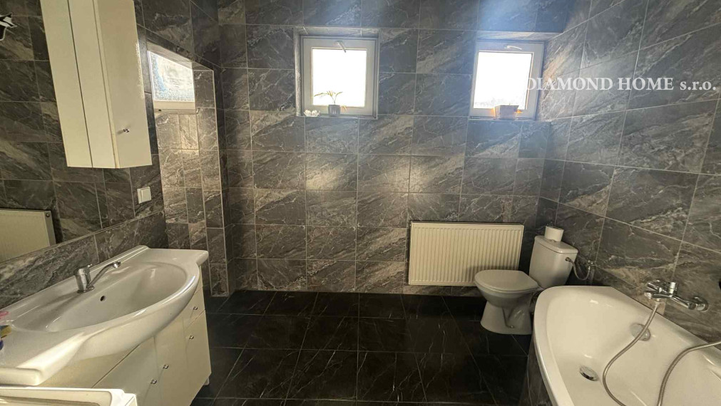 DIAMOND HOME s.r.o. ponúka Vám na predaj krásnu novostavbu 3 izbového rodinného domu v obci Ohrady