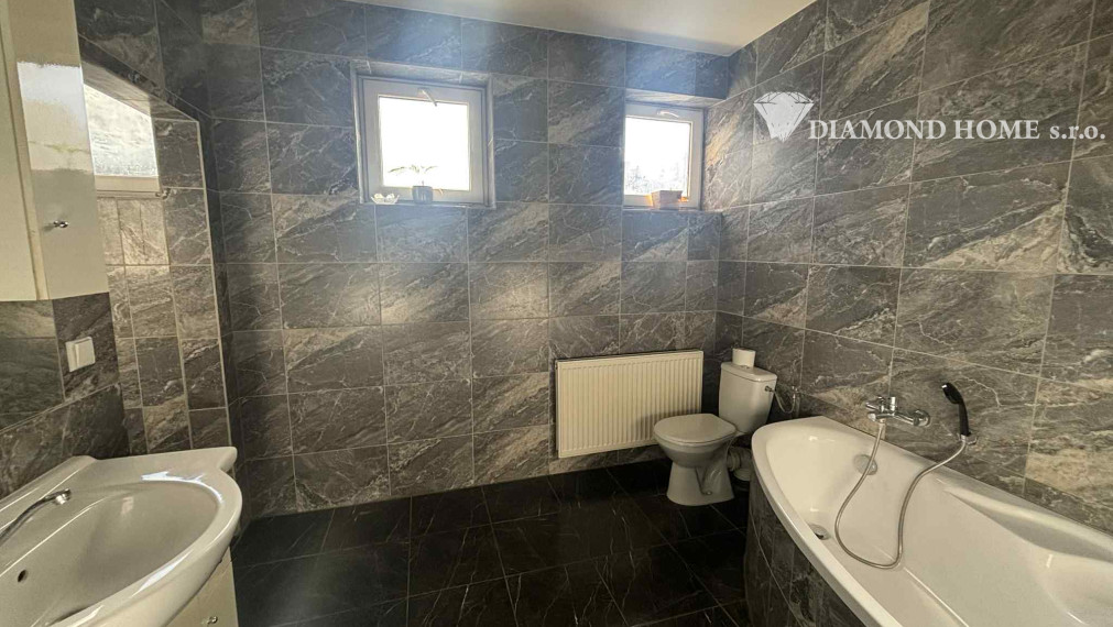 DIAMOND HOME s.r.o. ponúka Vám na predaj krásnu novostavbu 3 izbového rodinného domu v obci Ohrady