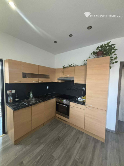 DIAMOND HOME s.r.o. ponúka Vám na predaj krásnu novostavbu 3 izbového rodinného domu v obci Ohrady