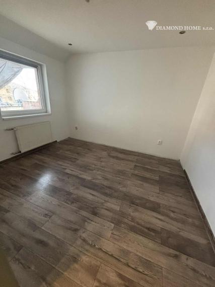 LEN U NÁS! DIAMOND HOME s.r.o , ponúka Vám na predaj 2 izbový byt Dunajská Streda, Nová Ves