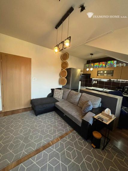 DIAMOND HOME s.r.o , ponúka Vám na predaj 2 izbový byt v obci Ohrady 5 km od Dunajskej Stredy