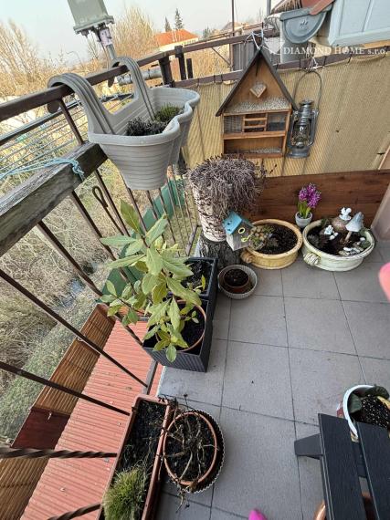 DIAMOND HOME s.r.o , ponúka Vám na predaj 2 izbový byt v obci Ohrady 5 km od Dunajskej Stredy