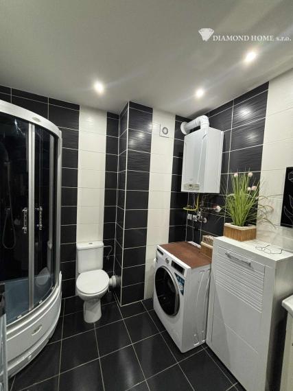 DIAMOND HOME s.r.o , ponúka Vám na predaj 2 izbový byt v obci Ohrady 5 km od Dunajskej Stredy