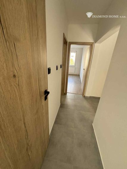 DIAMOND HOME s.sr.o. ponúka Vám pekne rekonštruovaný veľkometrážny 3 izbový byt v Dunajskej Strede