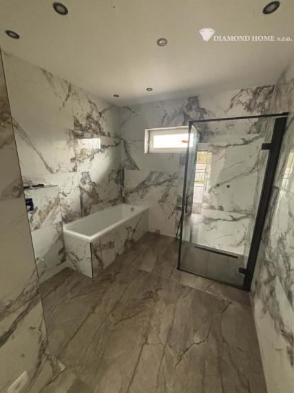 DIAMOND HOME ,s.r.o. Vám ponúka nadštandardný 5 izbový rekreačný dom pri Dunaji v Gabčíkove