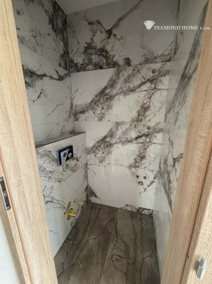 DIAMOND HOME ,s.r.o. Vám ponúka nadštandardný 5 izbový rekreačný dom pri Dunaji v Gabčíkove