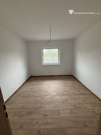 DIAMOND HOME ,s.r.o. Vám ponúka nadštandardný 5 izbový rekreačný dom pri Dunaji v Gabčíkove