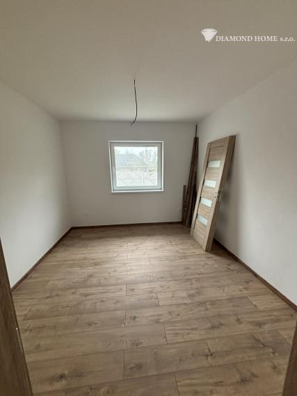 DIAMOND HOME ,s.r.o. Vám ponúka nadštandardný 5 izbový rekreačný dom pri Dunaji v Gabčíkove