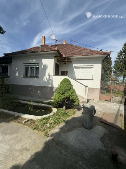 DIAMOND HOME s.r.o. - Marian Petrovič maklér ponúka Vám na predaj 4 izbový rodinný dom vo vyhladávanej a tichej lokalite v obci Povoda časť Lidér Tejed